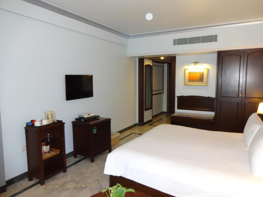 Radha Regent, Chennai Hotel Room photo